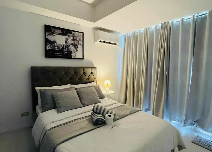 Hotel B&t Azure Staycation - Parañaque