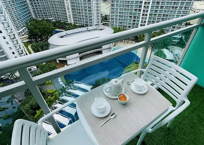 B&t Azure Staycation - Parañaque *